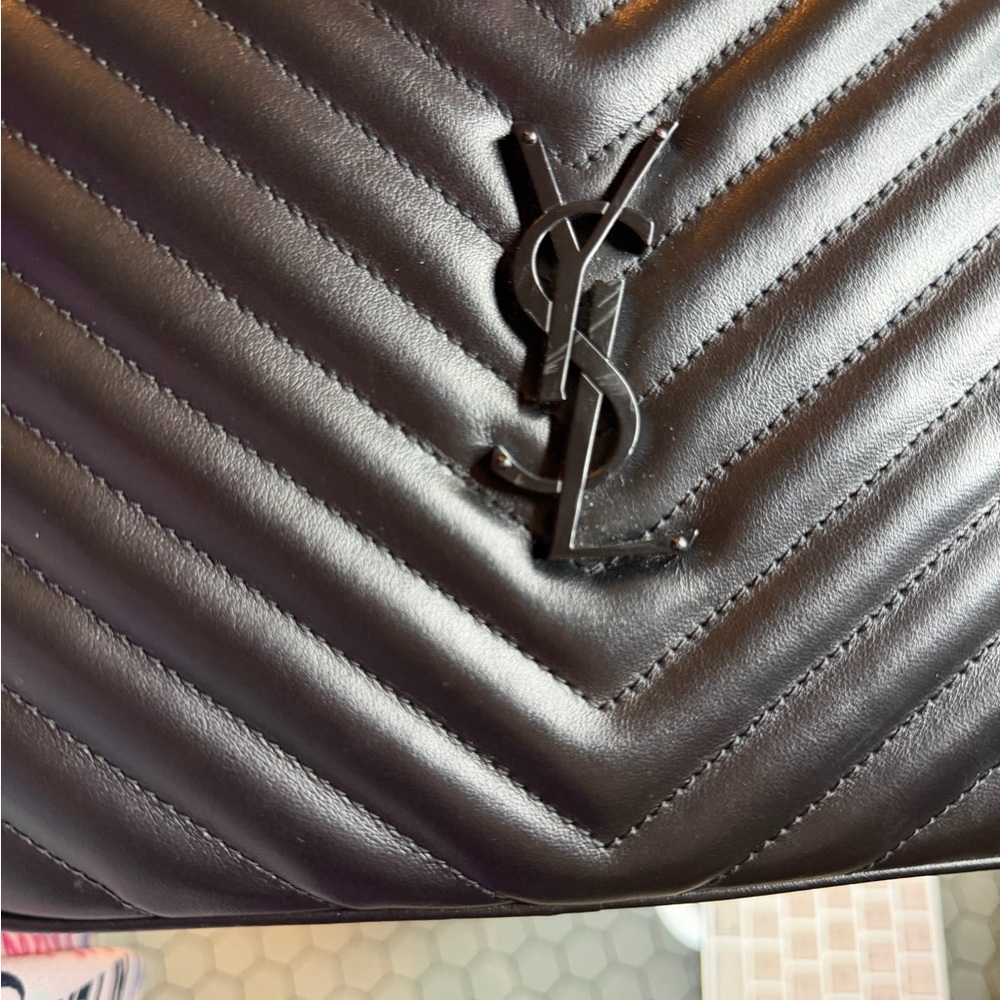 Yves Saint Laurent Lou Matelasse Leather Camera - Picture 7 of 8